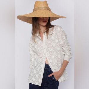 VILAGALLO NWOT Nadine White Embroidered 3D Flower Button 31044 Collared Shirt
